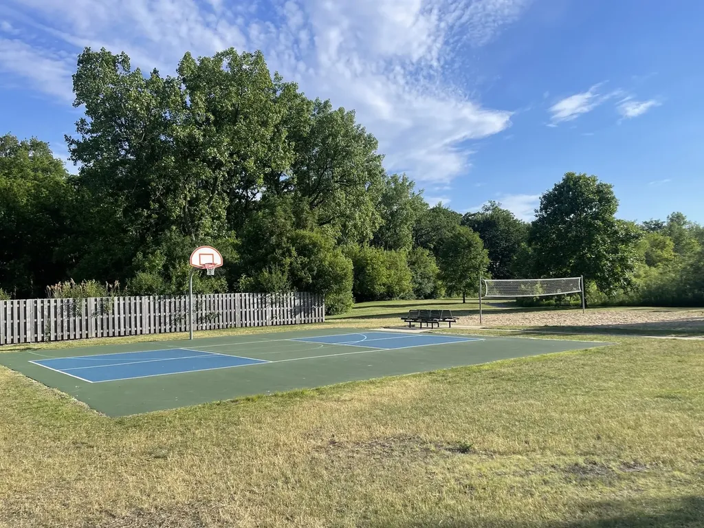 207 Lions Court Lake Zurich IL 60047