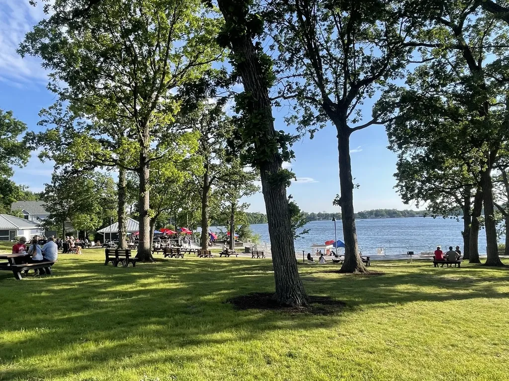 207 Lions Court Lake Zurich IL 60047