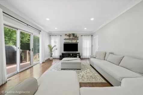 207 Lions Court Lake Zurich IL 60047