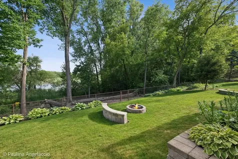 207 Lions Court Lake Zurich IL 60047