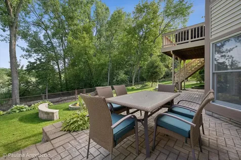 207 Lions Court Lake Zurich IL 60047