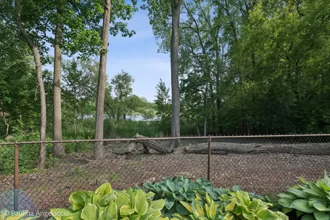 207 Lions Court Lake Zurich IL 60047