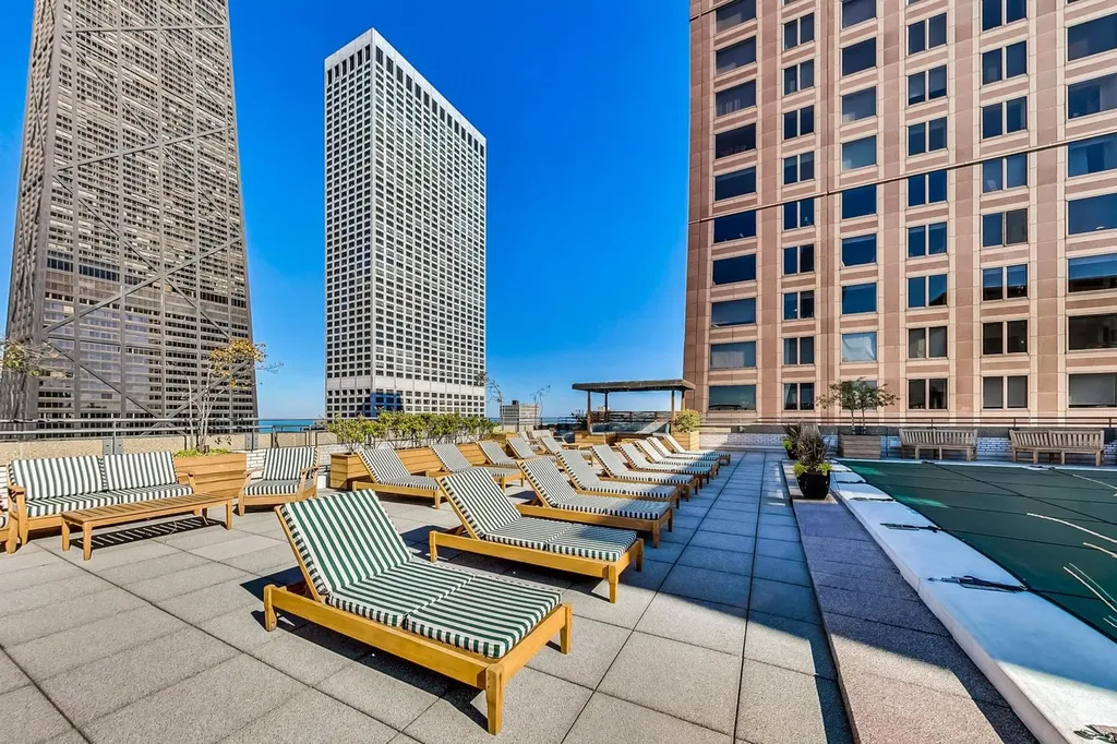 777 North Michigan Avenue Chicago IL 60611