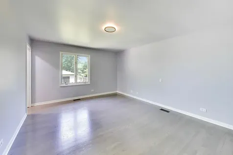 16w250 93RD Place Burr Ridge IL 60527