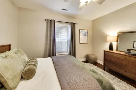 530 West Cornelia Avenue Chicago IL 60657