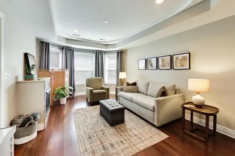 530 West Cornelia Avenue Chicago IL 60657