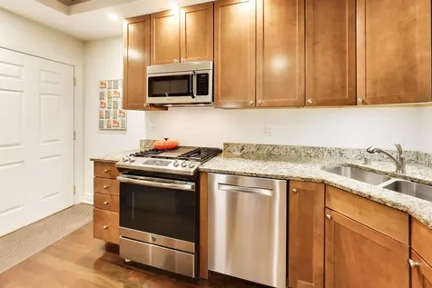 530 West Cornelia Avenue Chicago IL 60657