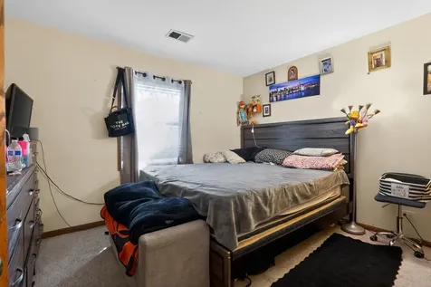 2434 Charleston Drive Schaumburg IL 60193