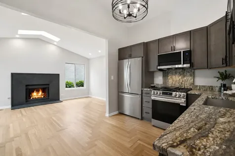 201 Bingham Circle Mundelein IL 60060