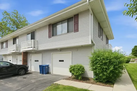 18 Dennis Court Schaumburg IL 60193