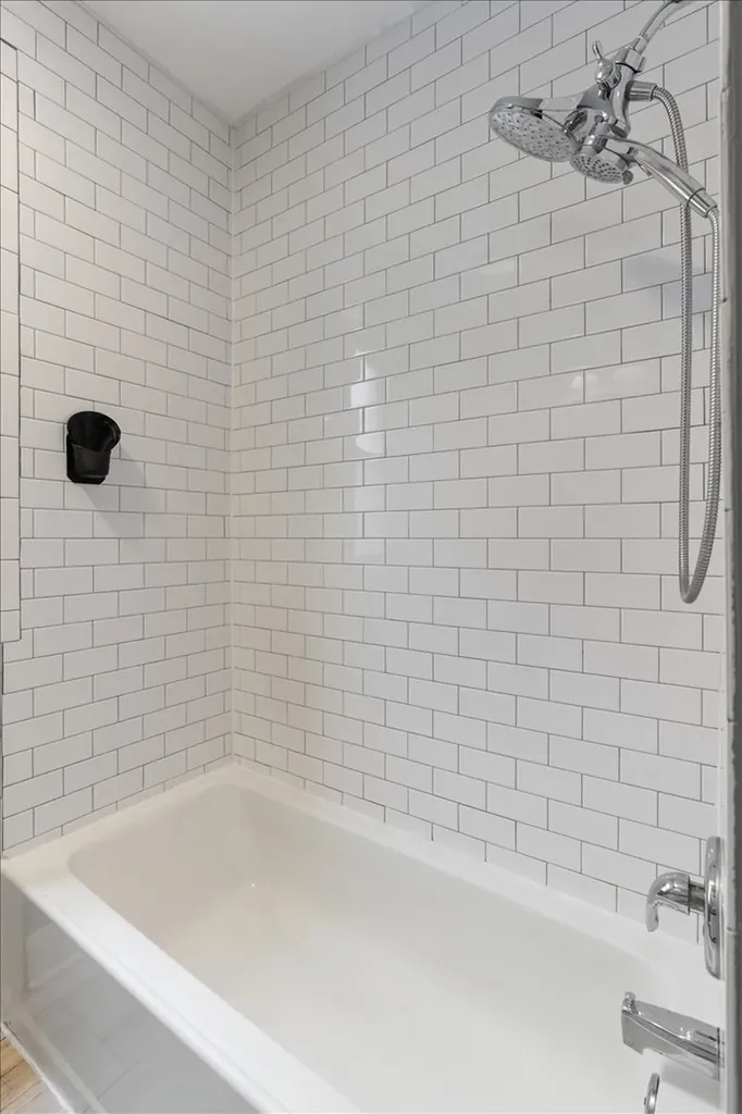 4131 West Nelson Street Chicago IL 60641