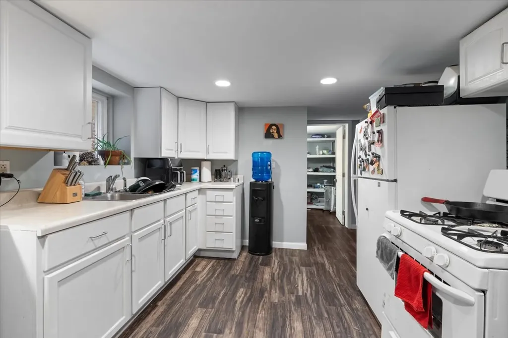 4131 West Nelson Street Chicago IL 60641