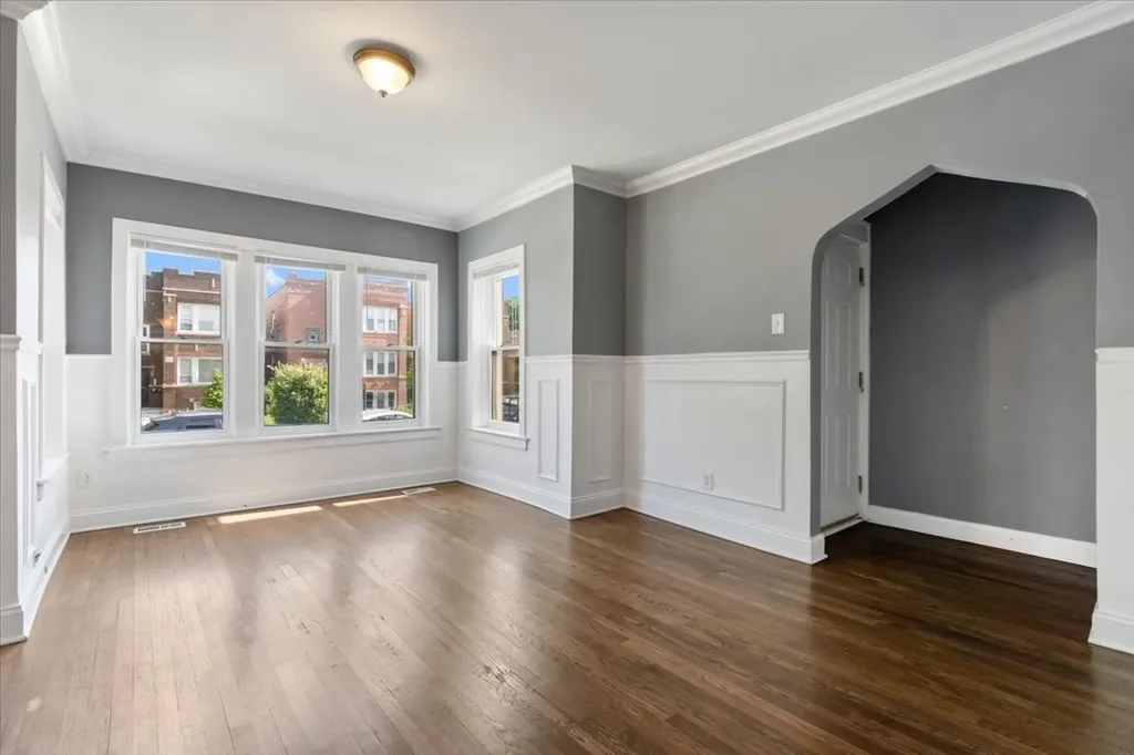 4131 West Nelson Street Chicago IL 60641