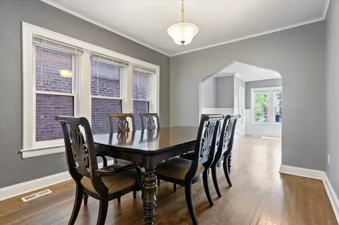 4131 West Nelson Street Chicago IL 60641