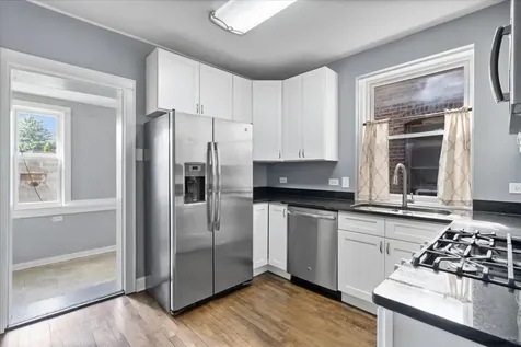 4131 West Nelson Street Chicago IL 60641