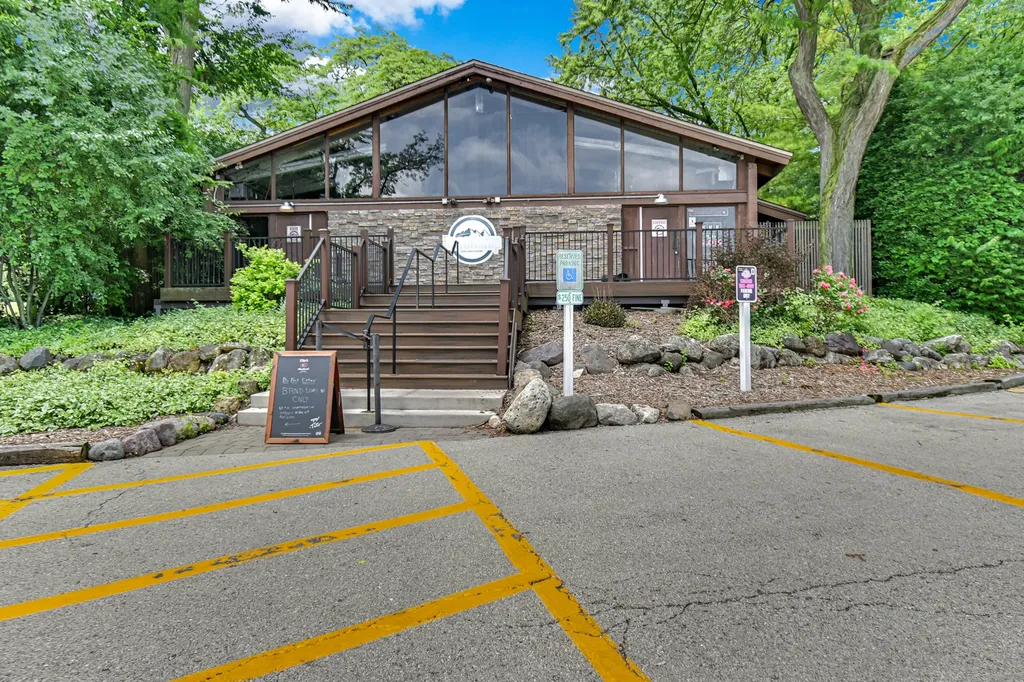 5503 Lakeside Drive Lisle IL 60532