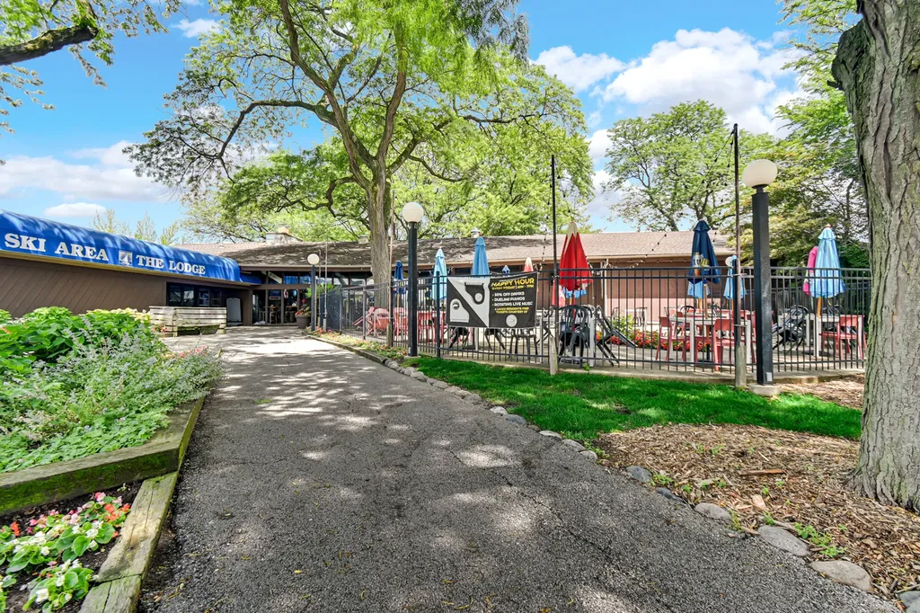5503 Lakeside Drive Lisle IL 60532