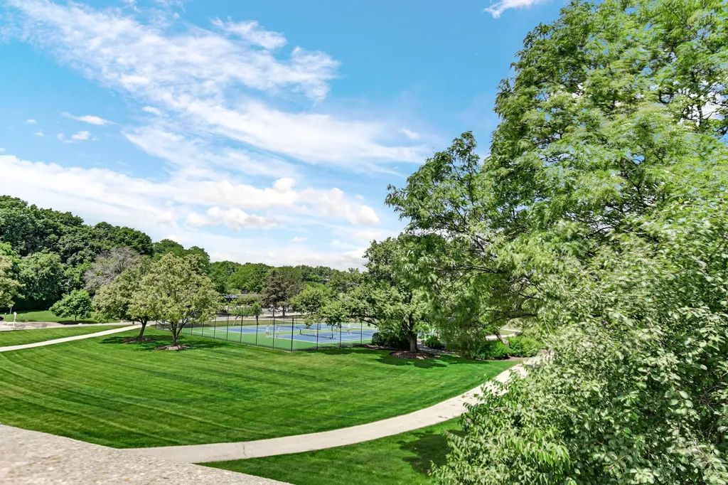 5503 Lakeside Drive Lisle IL 60532