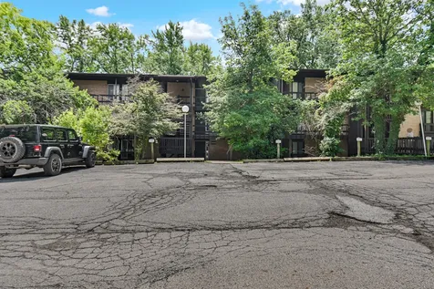 5503 Lakeside Drive Lisle IL 60532