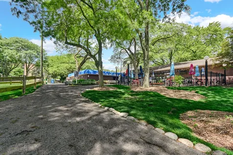 5503 Lakeside Drive Lisle IL 60532