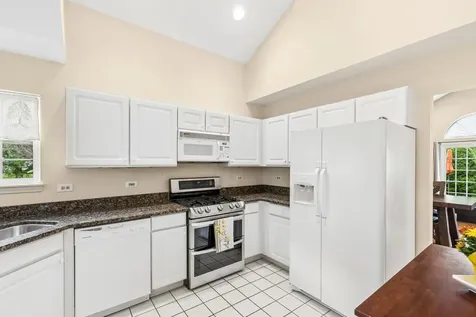 1535 Auburn Lane Gurnee IL 60031
