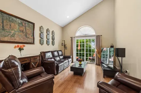 1535 Auburn Lane Gurnee IL 60031