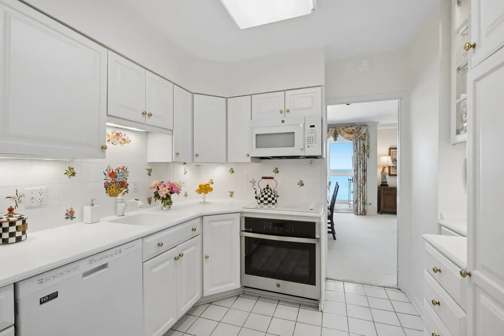 1616 Sheridan Road Wilmette IL 60091
