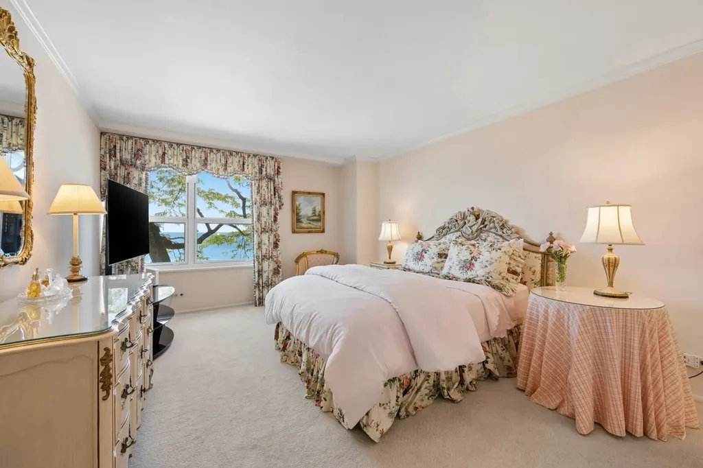1616 Sheridan Road Wilmette IL 60091