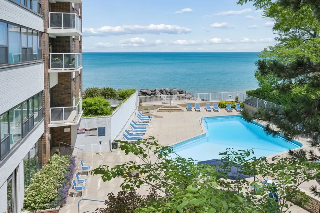 1616 Sheridan Road Wilmette IL 60091
