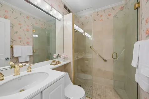 1616 Sheridan Road Wilmette IL 60091