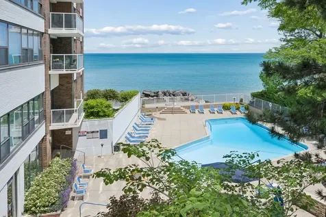1616 Sheridan Road Wilmette IL 60091