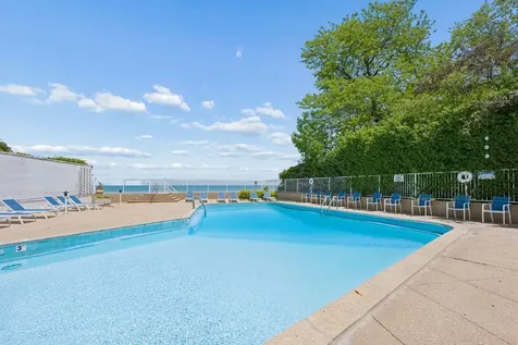 1616 Sheridan Road Wilmette IL 60091