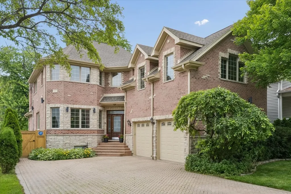 5054 West Berwyn Avenue Chicago IL 60630