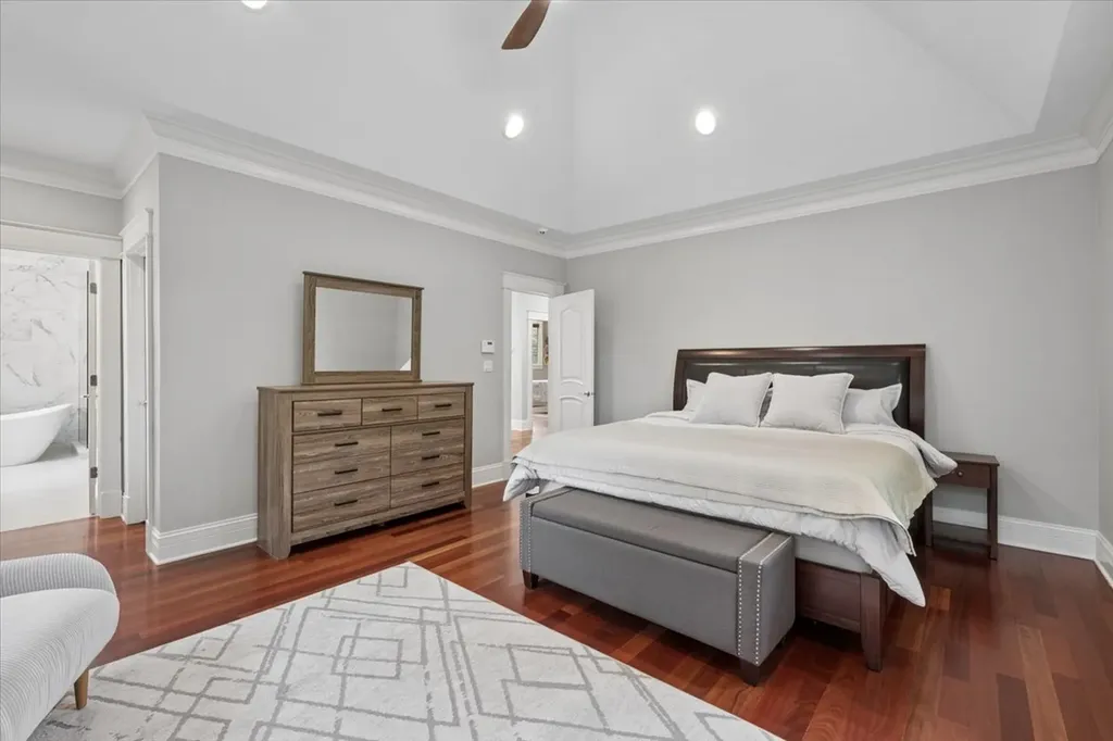 5054 West Berwyn Avenue Chicago IL 60630
