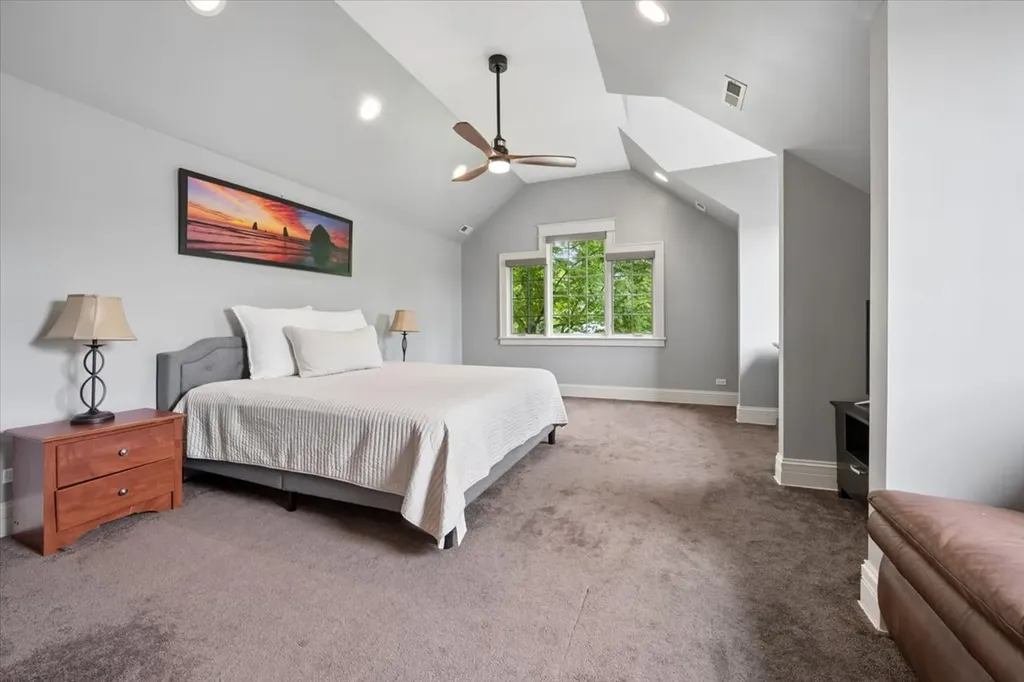 5054 West Berwyn Avenue Chicago IL 60630