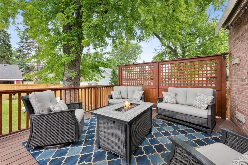 5054 West Berwyn Avenue Chicago IL 60630