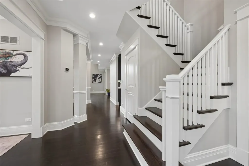 5054 West Berwyn Avenue Chicago IL 60630