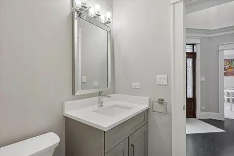 5054 West Berwyn Avenue Chicago IL 60630