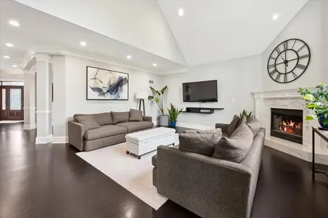 5054 West Berwyn Avenue Chicago IL 60630
