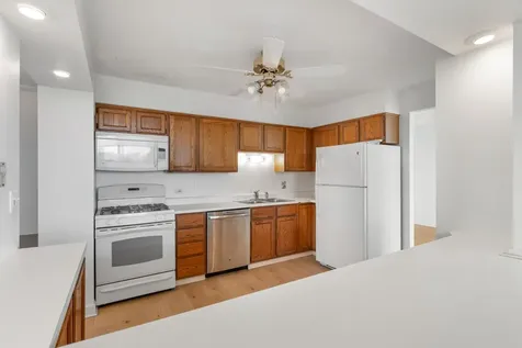 8809 Golf Road Niles IL 60714