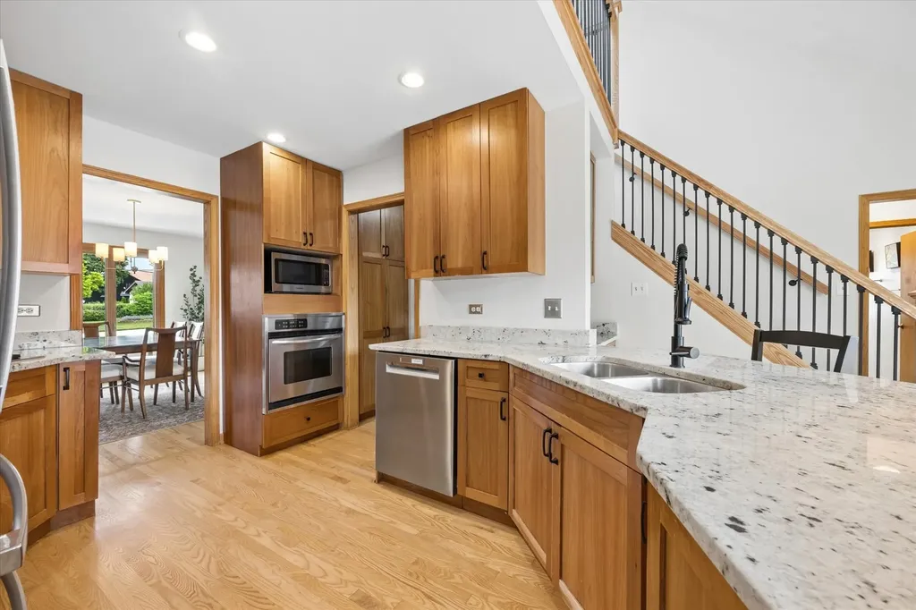 8300 Chelsea Lane Willow Springs IL 60480