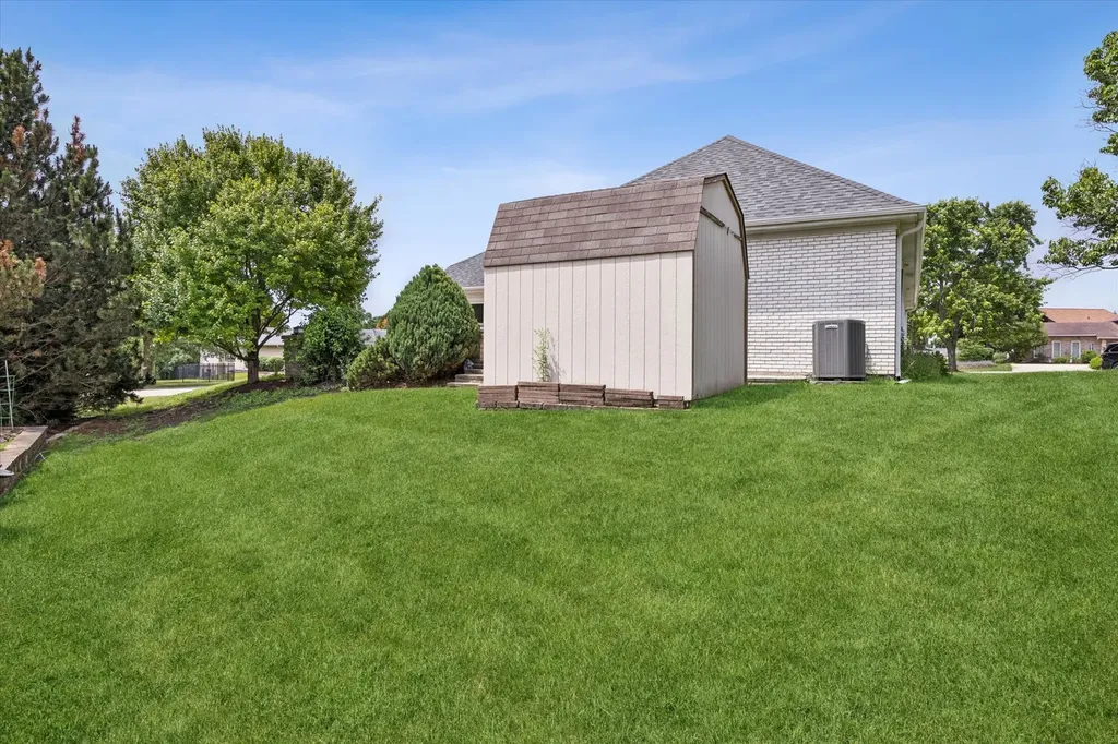 8300 Chelsea Lane Willow Springs IL 60480