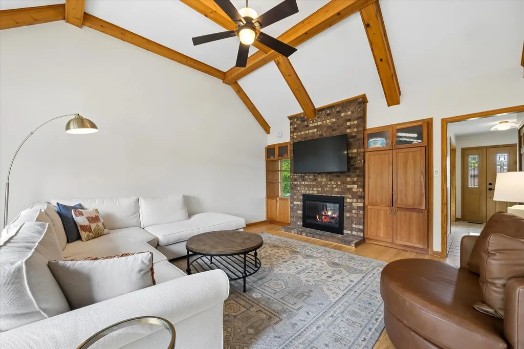 8300 Chelsea Lane Willow Springs IL 60480