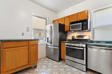 2051 East 72nd Place Chicago IL 60649