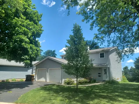 855-857 Rhodes Street Woodstock IL 60098