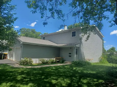855-857 Rhodes Street Woodstock IL 60098