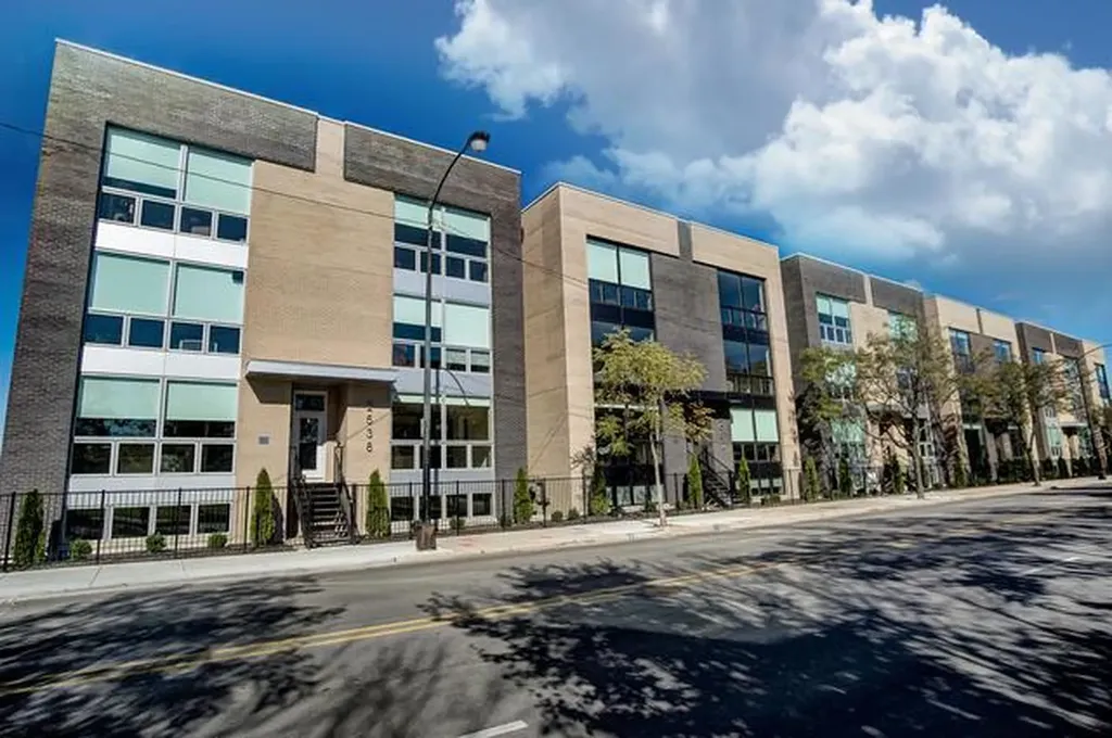2522 West Addison Street Chicago IL 60618