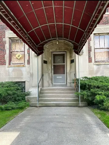 2121 East 72 Street Chicago IL 60649