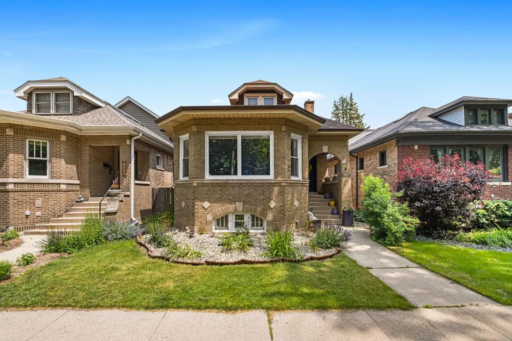 6141 North Maplewood Avenue Chicago IL 60659