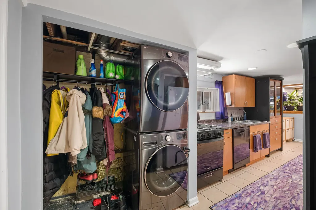 6141 North Maplewood Avenue Chicago IL 60659